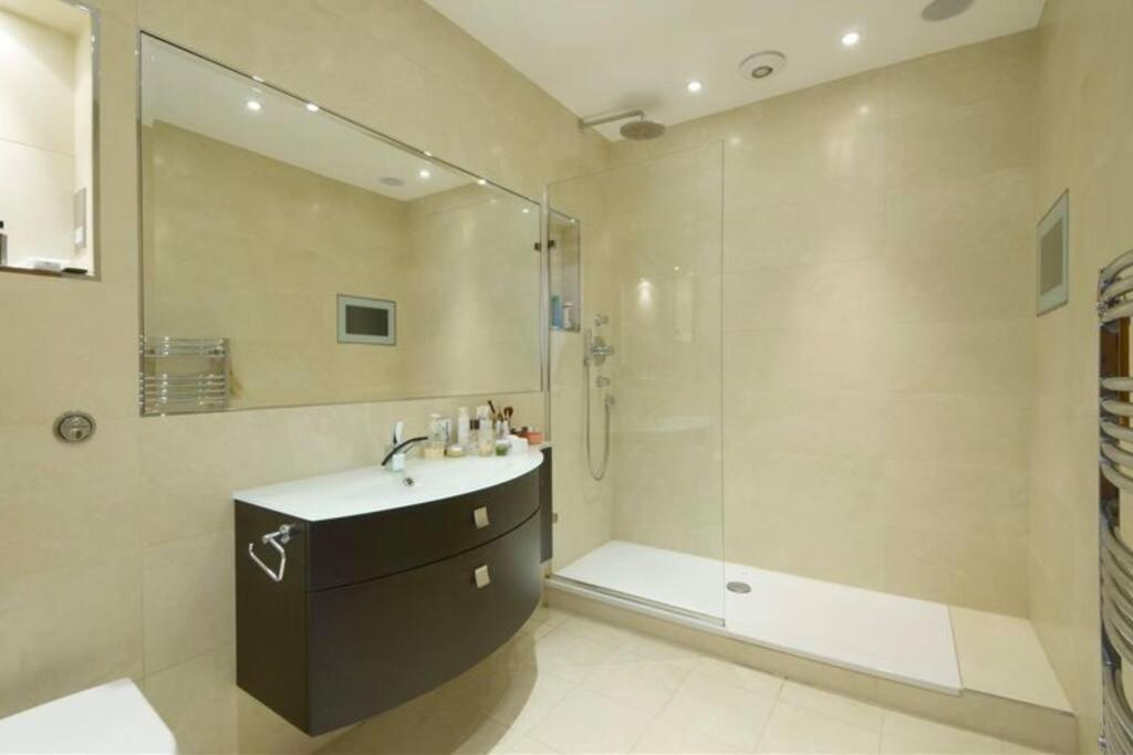 Designer 2 Bedroom Pimlico Londra Exterior foto